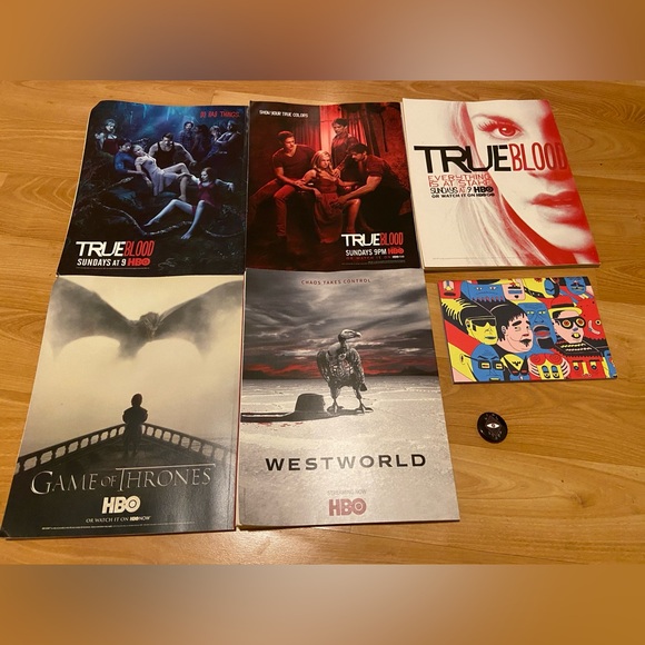 SDCC 2010, 2011, 2012, 2015, 2018 Souvenir Book, 2010 Adult Swim comic book+ pin - Picture 3 of 5